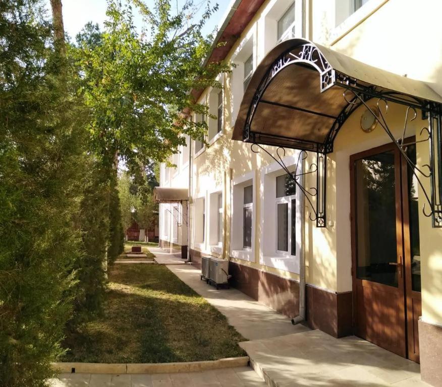 Admiral Termez Exterior foto