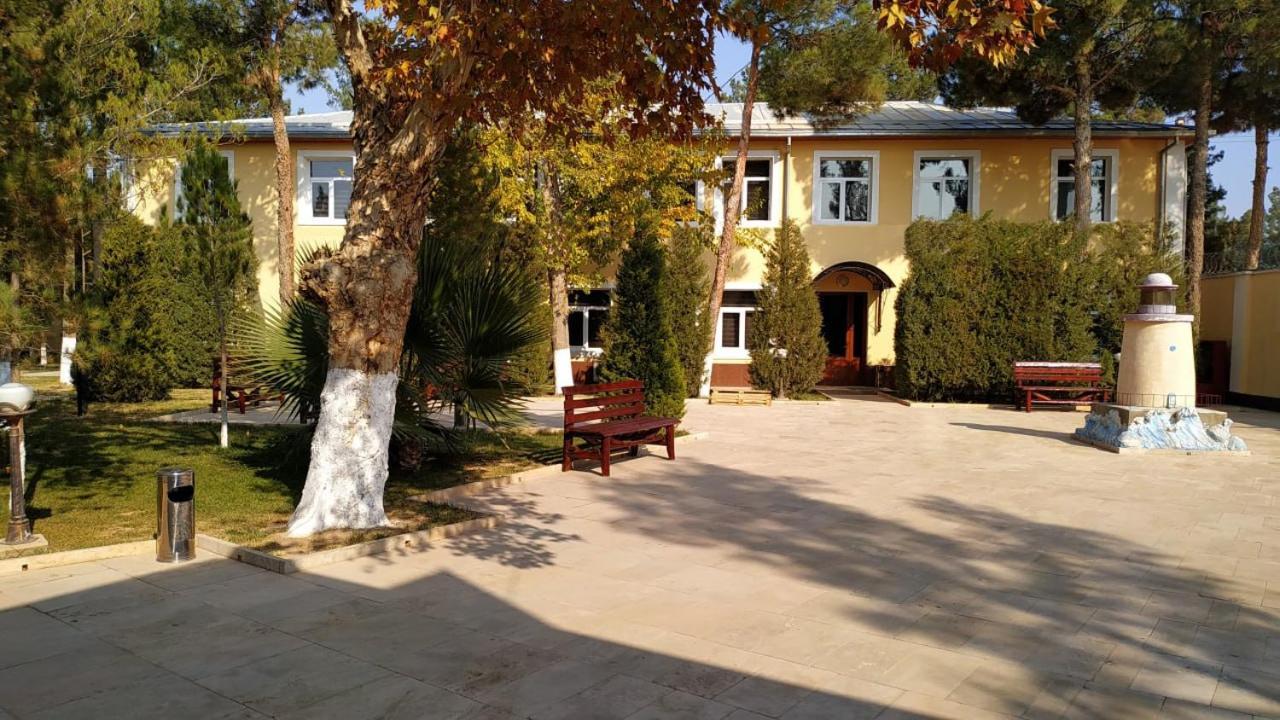 Admiral Termez Exterior foto